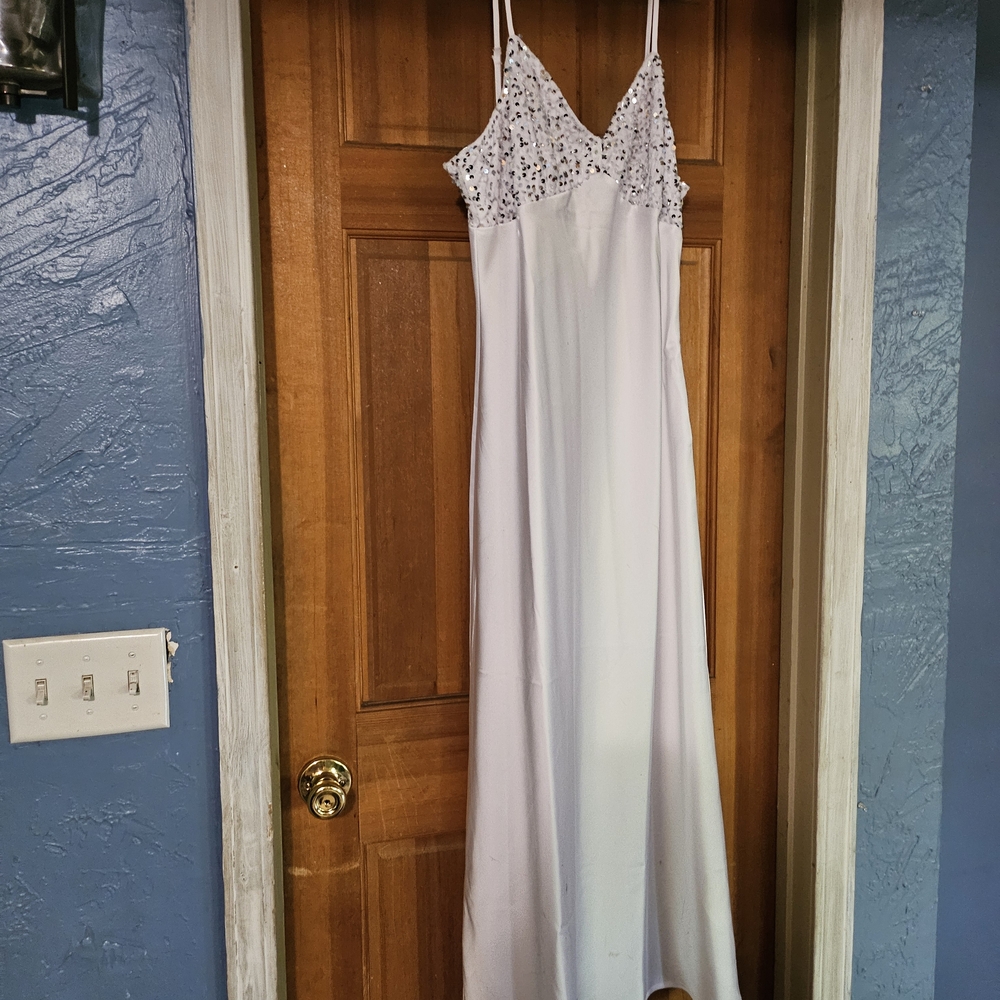 Elegant White Lace Women's Dress